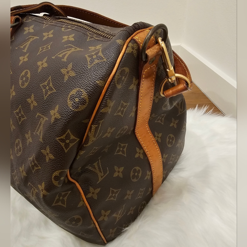 Authentic LV Keepall Bandoulière 50 in Good Condition in Classic Monogram - Picture 7 of 15